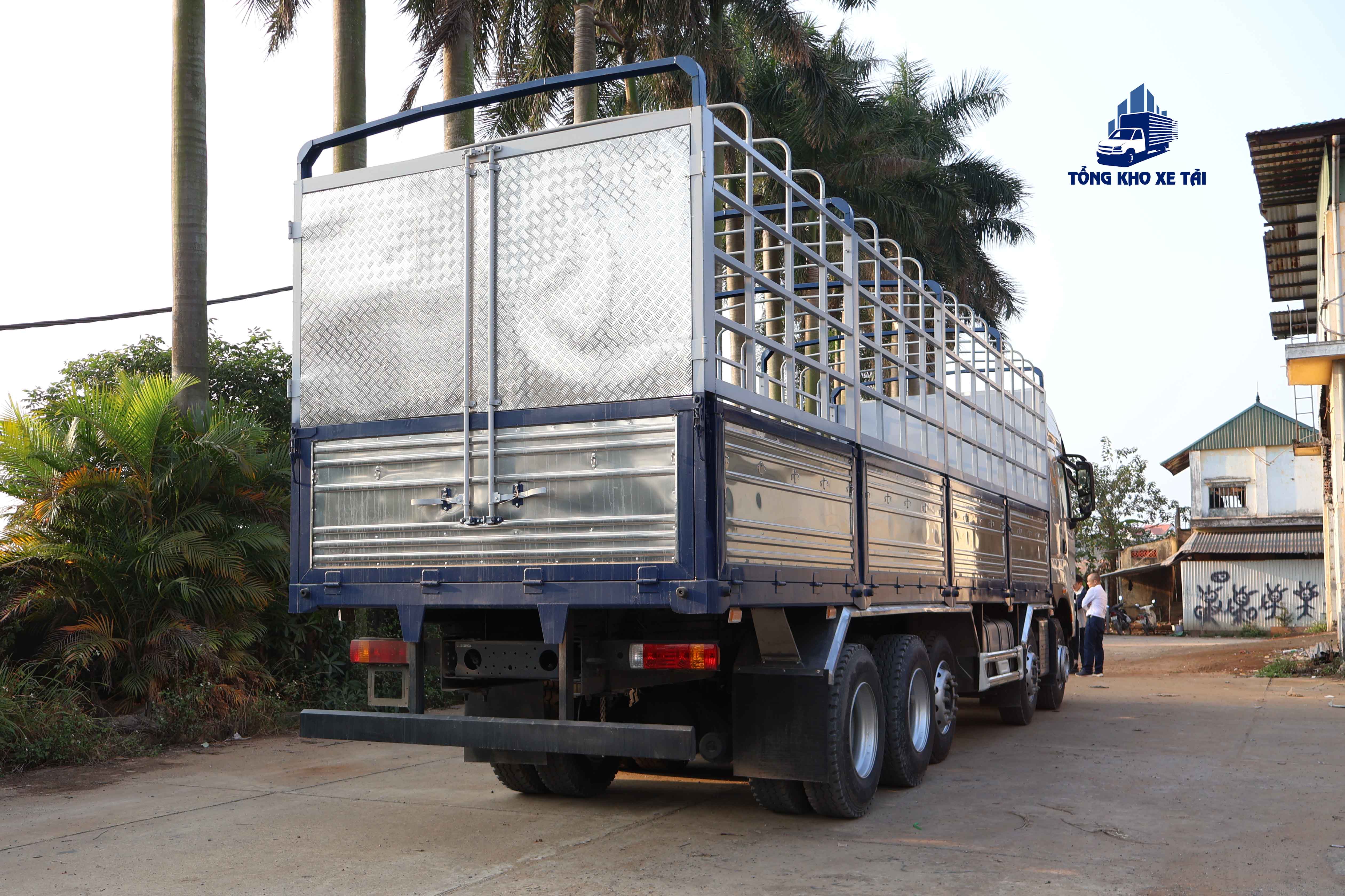 XE TẢI 5 CHÂN CHENGLONG H7 360Hp THÙNG MUI BẠT ĐỜI 2026